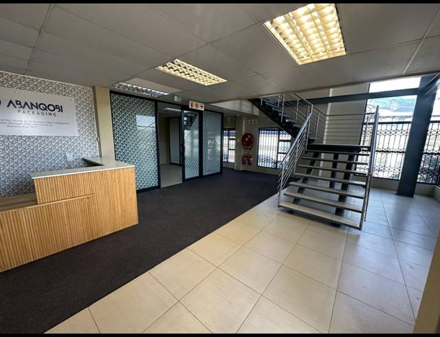 2,294M² WAREHOUSE TO LET IN COSMO BUSINESS PARK